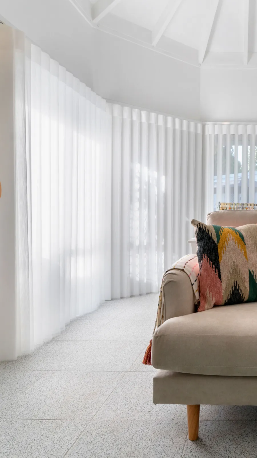 Veri Shades - Standard Soft White