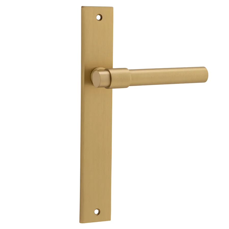 Helsinki Lever with Rectangle Backplate in Brushed Brass