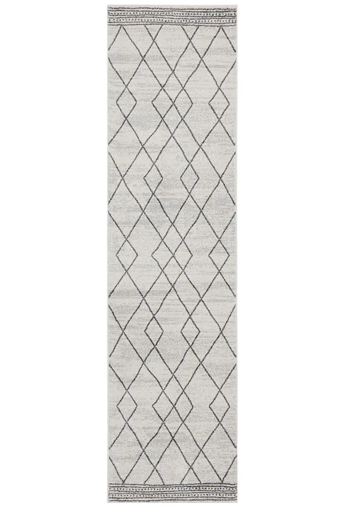 Paradise Gina Runner