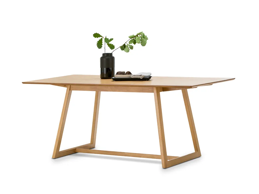 Manhattan Dining Table, Natural Oak